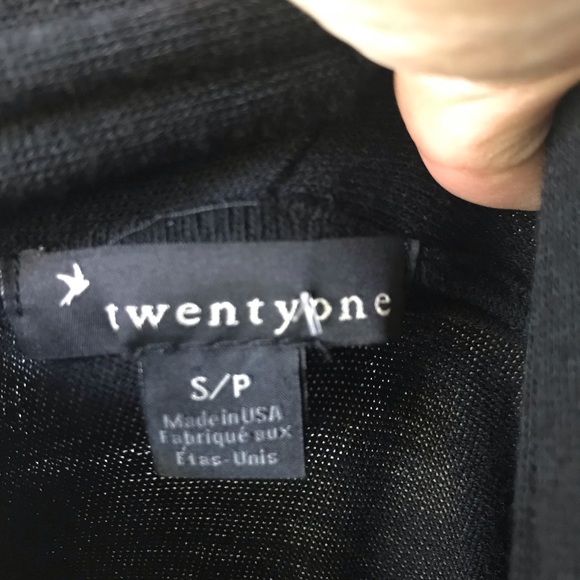 Sweater - Picture 4 of 4